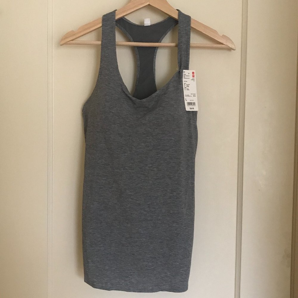 NWT Uniqlo Sleeveless Top with built in Bra, L